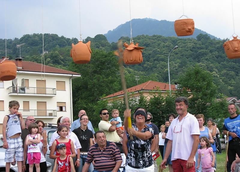 pignatte_festa.jpg - Inizia la festa.